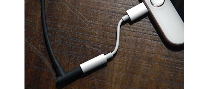 تبدیل اصلی لایتنینگ به جک 3.5 میلیمتری اپل Apple Lightning To 3.5mm Headphone Jack Adapter